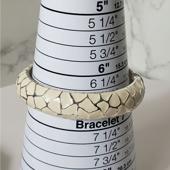 SET OF 4 Bangle Bracelets Hinged & Stretch Variety - Picture 7 of 8